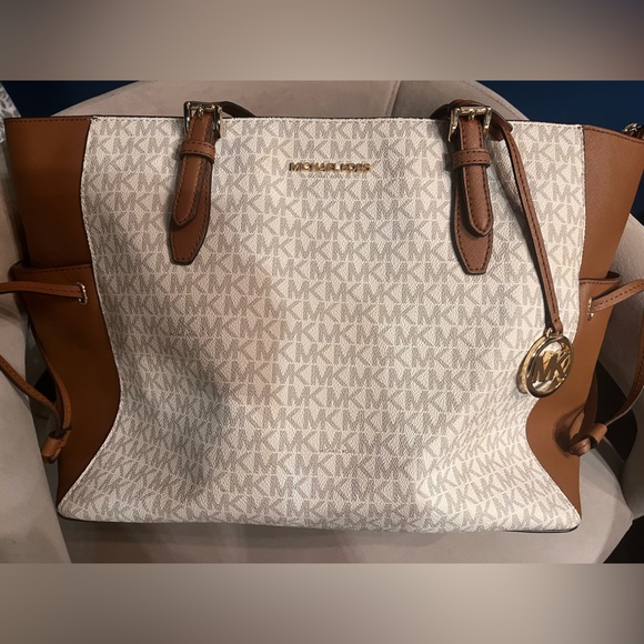 Michael Kors Handbags - AUTHENTIC CHARLOTTE MICHAEL KORS LARGE TOTE
WHITE/BROWN/GOLD